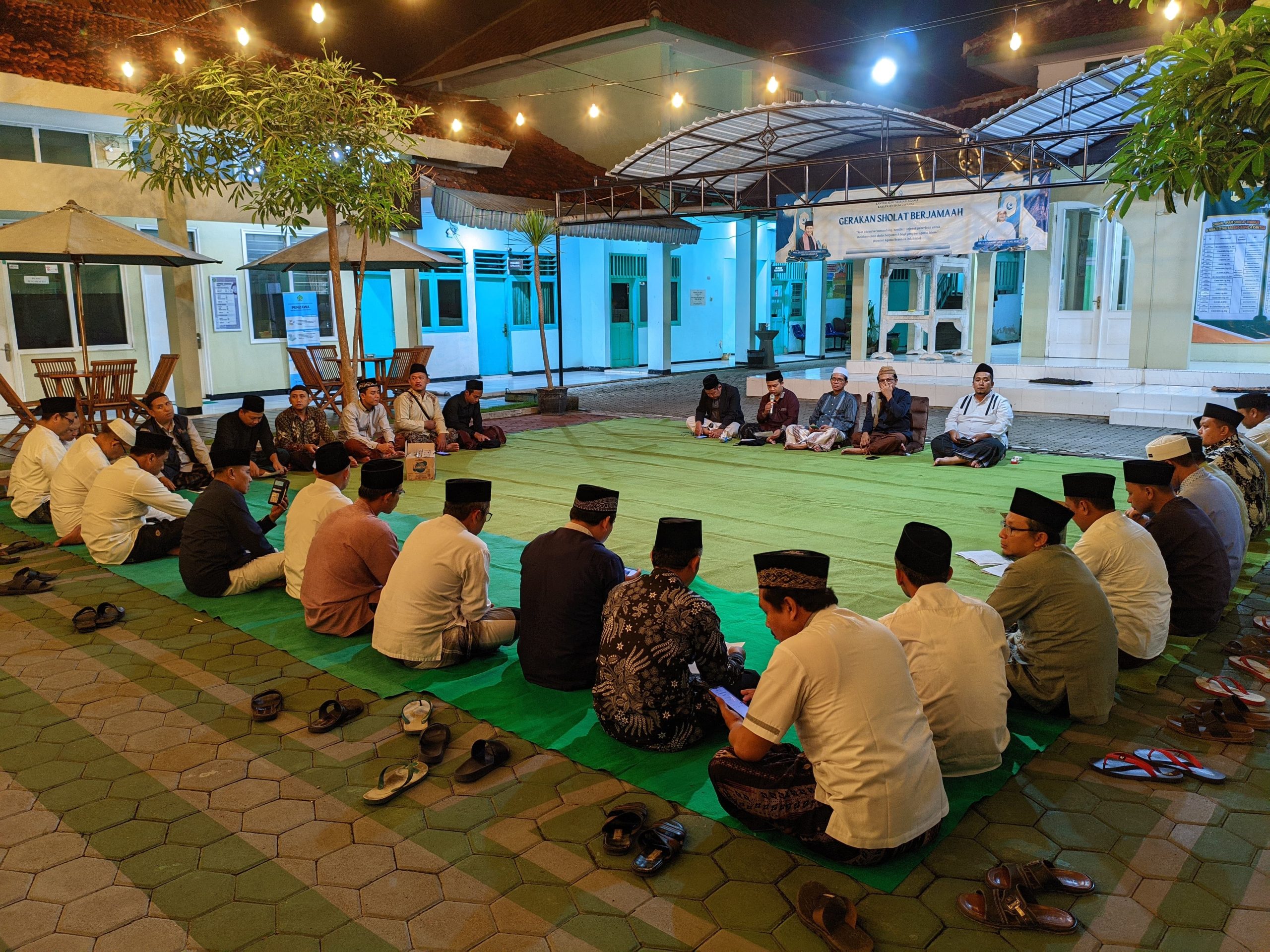 kantor-kementerian-agama-kabupaten-banyuwangi-menggelar-istighosah-bersama