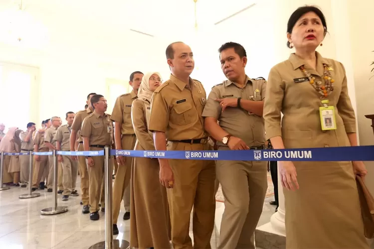 pns-bakal-terima-gaji-dua-kali-lipat-di-bulan-maret,-ini-nominal-masuk-ke-rekening