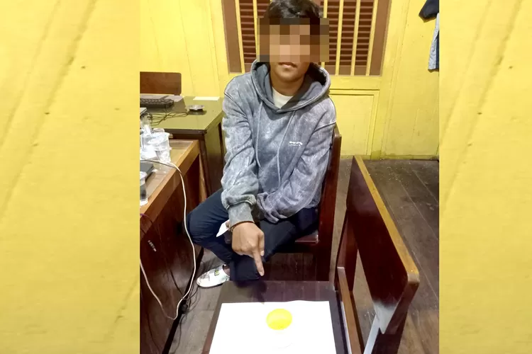 kepergok-jualan-pil-koplo,-cewek-tomboy-kena-ciduk-polsek-siliragung-banyuwangi