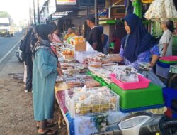 Berkah Ramadhan: Lapak Takjil Uci di Utara Pasar Galekan Ramai Pembeli