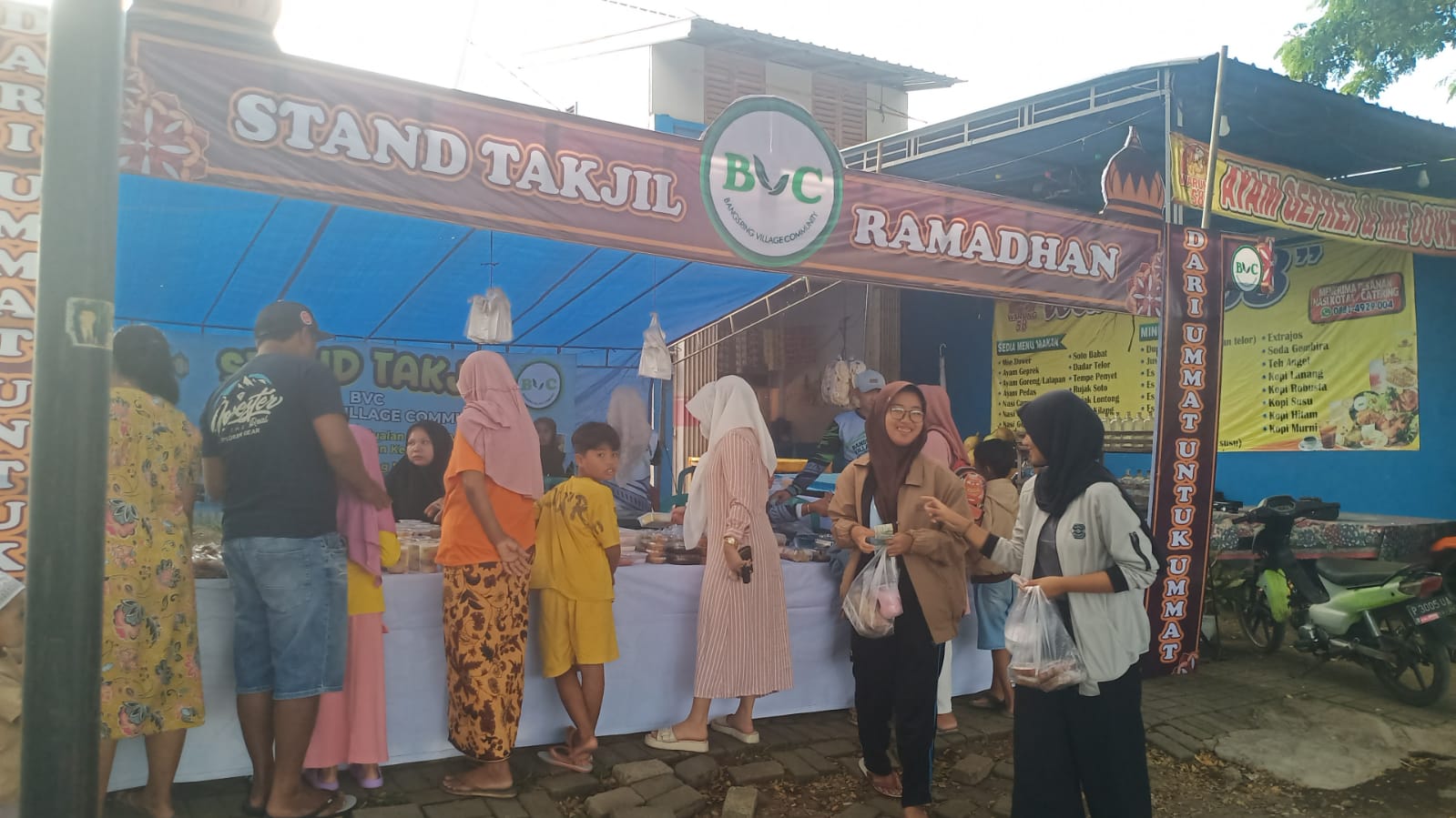 bvc-bangsring-jual-takjil-untuk-berbagi:-hasil-penjualan-disalurkan-ke-dhuafa-dan-yatim