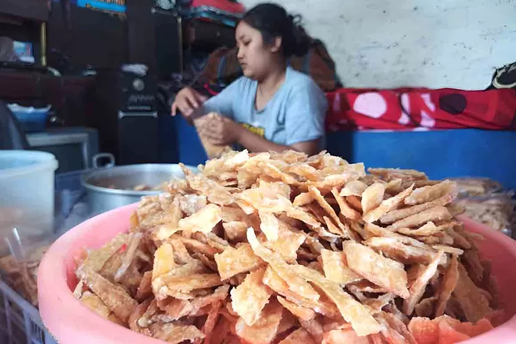 krecek-singkong-made-in-jambewangi-banyuwangi-mulai-banjir-orderan-sejak-awal-ramadan