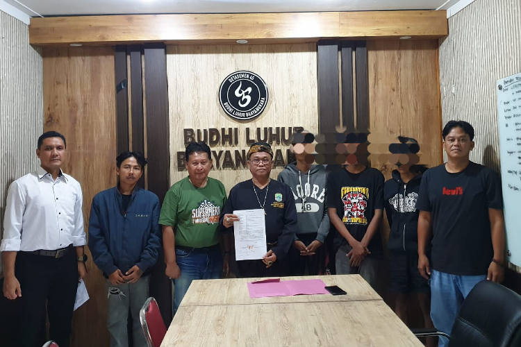 perang-sarung-mulai-terjadi,-polres-majalengka-ciduk-tiga-pemuda-–-times-banyuwangi