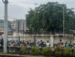 Banjir Bekasi Bikin Listrik Padam, Lift dan Eskalator Stasiun Mati, KRL Alami Gangguan