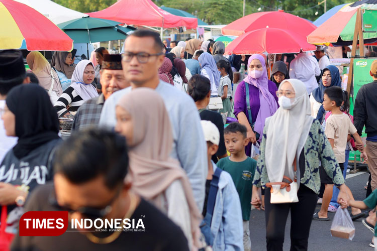 ramadan-berkah,-pedagang-pasar-takjil-di-banyuwangi-kantongi-banyak-cuan-–-times-banyuwangi