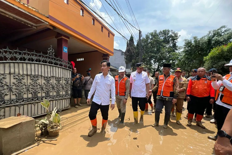 wapres-gibran:-pengungsi-banjir-bekasi-harus-dapat-makanan-dan-perawatan-–-times-banyuwangi