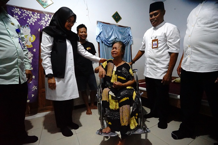 bulan-ramadan,-bupati-ipuk-lakukan-jemput-bola-layanan-publik-di-ujung-selatan-banyuwangi