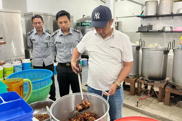 kalapas-banyuwangi-jamin-menu-sahur-dan-buka-puasa-narapidana-muslim-sesuai-sop
