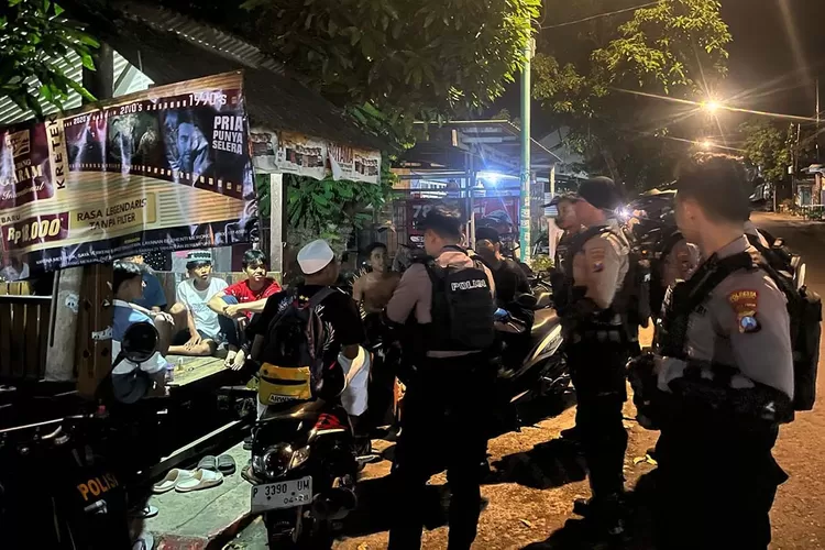 cegah-gangguan-keamanan;-patroli-perintis-presisi-polresta-banyuwangi-berikan-imbauan-kamtibmas