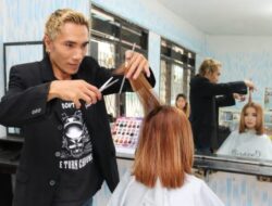 Menjelang Lebaran, Salon dan Pangkas Rambut, Mulai Kebanjiran Pelanggan
