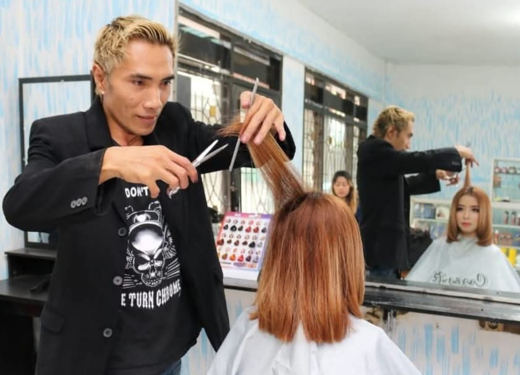 menjelang-lebaran,-salon-dan-pangkas-rambut,-mulai-kebanjiran-pelanggan