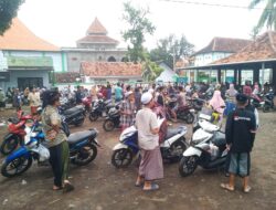 Jelang Buka, Wali Santri Pondok NAA Alasbuluh Ramai-Ramai Bawakan Takjil untuk Putra Putrinya