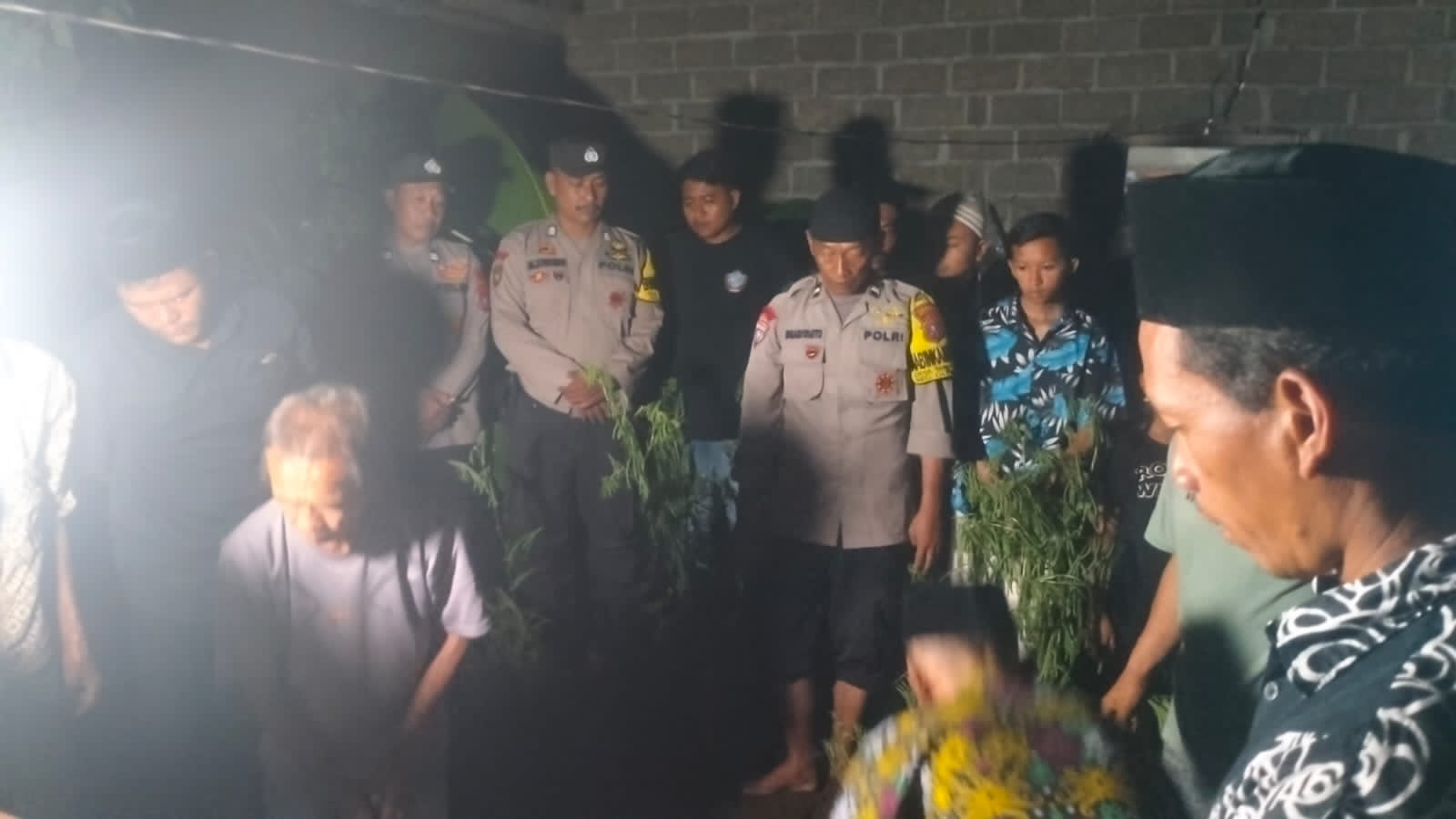 balita-di-glemore-terjebur-kolam-ikan-hingga-meninggal-dunia