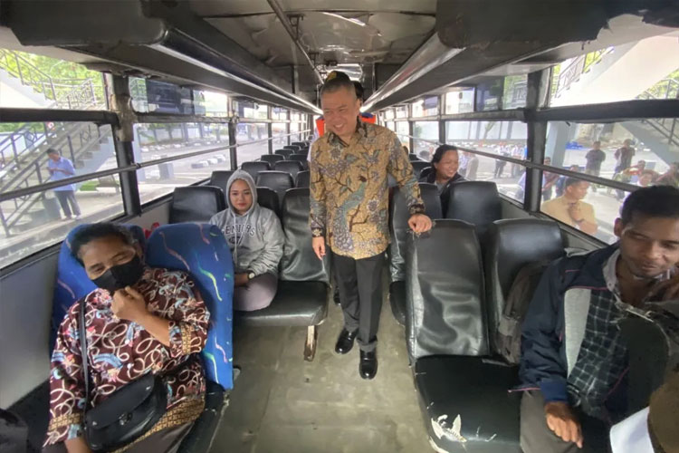 jelang-mudik-lebaran-2025,-menhub-tegaskan-bus-tak-layak-jalan-harus-dihentikan-–-times-banyuwangi