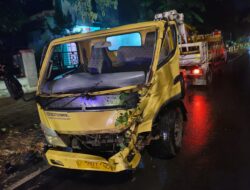 Dua Truk Alami Kecelakaan di Wongsorejo, Satu Orang Dilarikan ke RSUD Blambangan