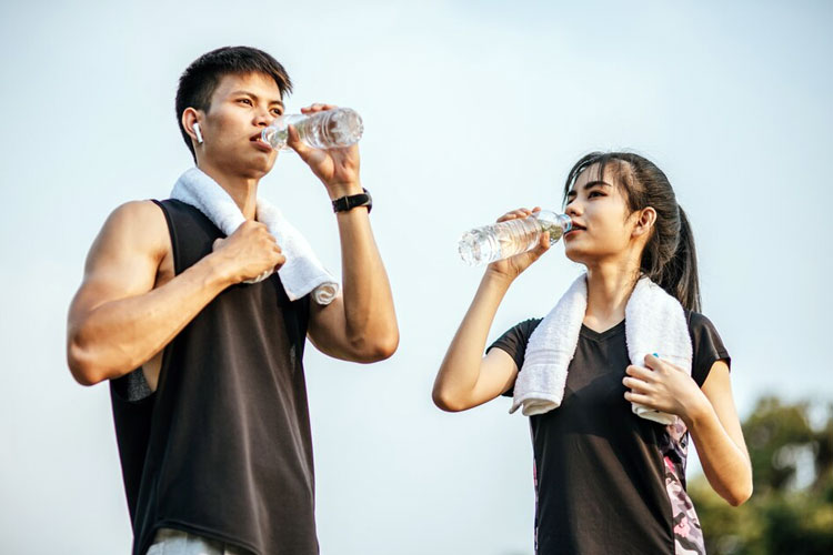 mencegah-dehidrasi-saat-olahraga:-tips-aman-tubuh-bugar-dan-sehat-–-times-banyuwangi