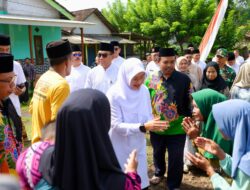 Jemput Bola Layanan Publik, Bupati Ipuk Sambangi Warga Kampung di Tengah Hutan Pinus