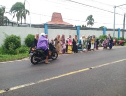 Menanamkan Nilai Berbagi, PAUD KB Arrohmah Bangsring Gelar Aksi Bagi Takjil