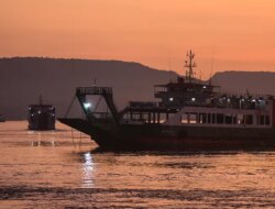Waktu Tempuh Seberangi Selat Bali Cuma 60 Menit, Bongkar Muat 35 Menit