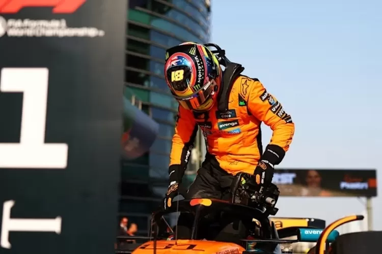 oscar-piastri-cetak-sejarah,-pole-position-pertama-di-f1,-kalahkan-russell-dan-norris