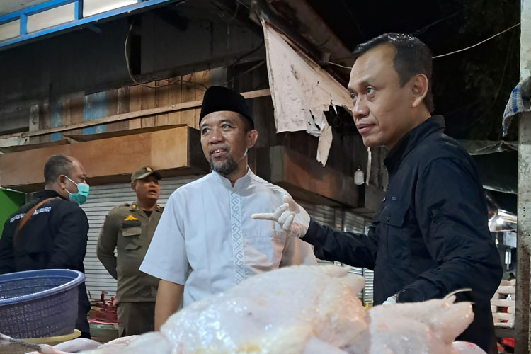 jelang-lebaran,-dispertapang-banyuwangi-pastikan-daging-di-pasar-aman-–-times-banyuwangi