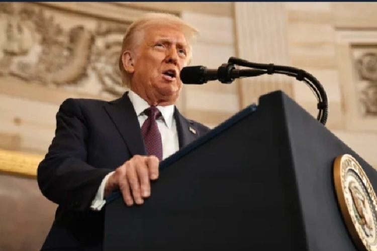 donald-trump-terapkan-tarif-impor-mobil-25%,-klaim-selamatkan-perekonomian-as-–-times-banyuwangi