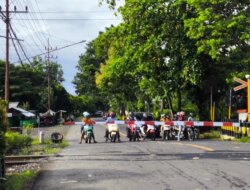 Hati-Hati di Perlintasan Kereta Api, Satu Keputusan Ceroboh Bisa Berakibat Fatal