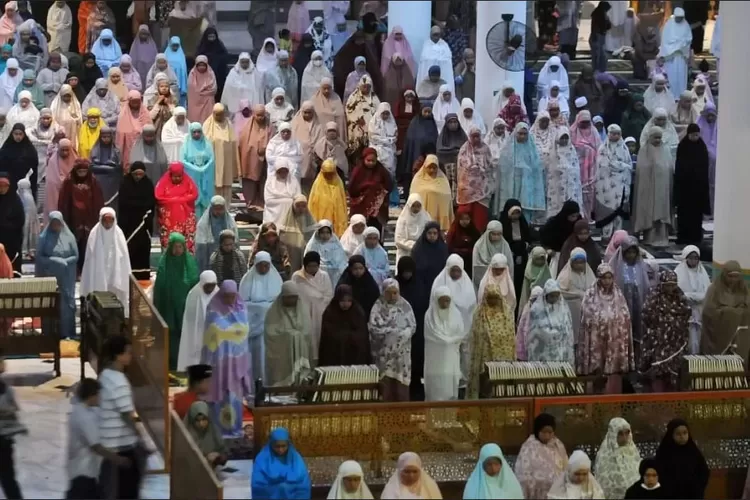 salat-tarawih-terakhir-muhammadiyah,-nu-dan-pemerintah-diprediksi-malam-ini-–-radar-banyuwangi