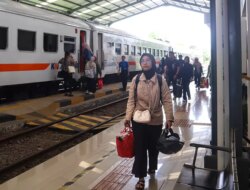 Penumpang di Stasiun Membludak, Puncak Arus Mudik di Daop 9 Jember Capai Ribuan Penumpang