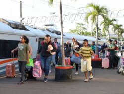 Stasiun Gambir Dibanjiri Pemudik, 217 Ribu Orang Sudah Diberangkatkan
