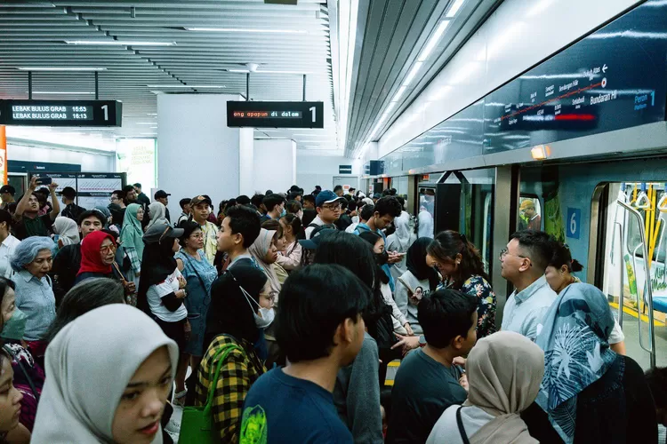mrt-jakarta-tetap-beroperasi-selama-lebaran-2025,-ada-promo-dan-hadiah-jutaan-rupiah