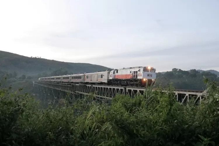 lebaran-di-sumatera-utara,-93-ribu-penumpang-gunakan-kereta-api,-ini-prediksi-puncak-arus-balik
