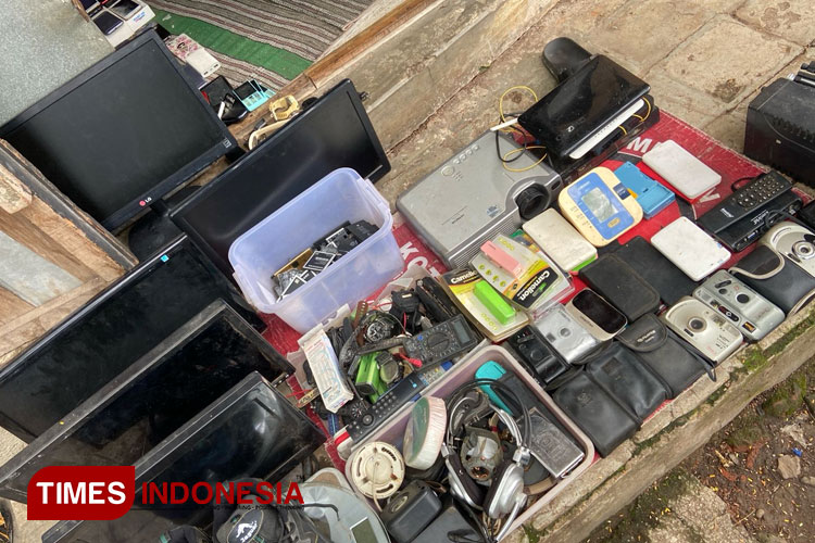 5-barang-paling-dicari-saat-berada-di-pasar-loak-–-times-banyuwangi