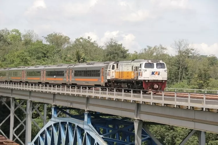 jumlah-penumpang-melonjak,-kereta-api-di-daop-7-madiun-masih-penuh-usai-lebaran