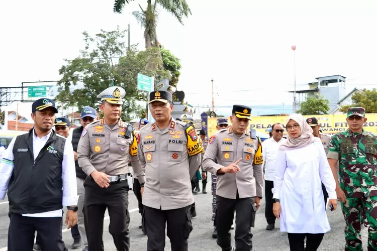 kapolda-jatim-tinjau-pelabuhan-ketapang,-pastikan-arus-mudik-aman-dan-lancar-–-radar-banyuwangi
