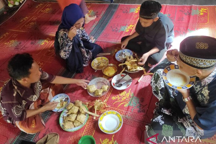lebaran-ketupat,-tradisi-seminggu-setelah-idul-fitri-yang-sarat-makna-–-times-banyuwangi