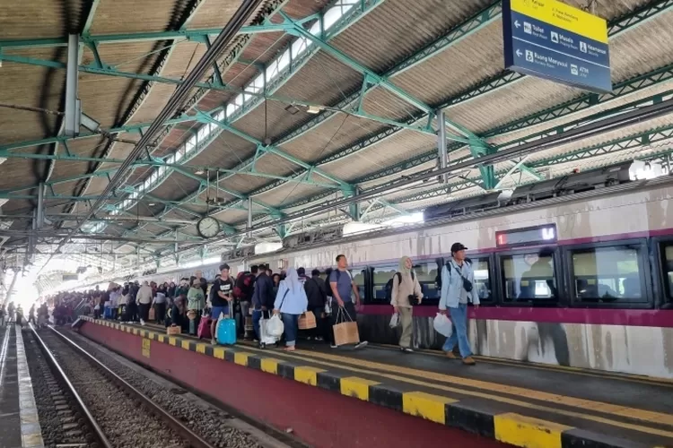 yogyakarta-banjir-penumpang,-stasiun-ini-jadi-magnet-wisata-dan-mudik-lebaran-2025