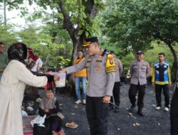 Tinjau Tempat-Tempat Wisata, Kapolresta Banyuwangi Dapat Camilan Pengunjung