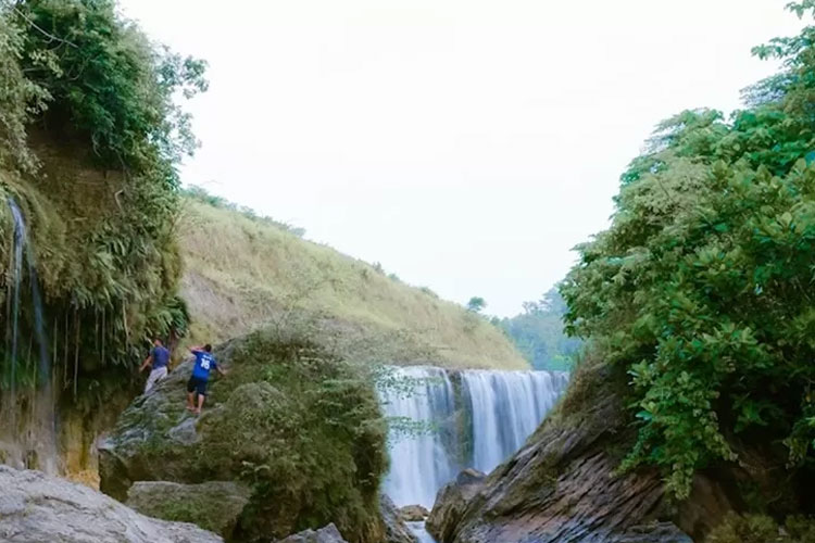 menjelajahi-pesona-wisata-air-terjun-dan-air-panas-di bojonegoro-–-times-banyuwangi