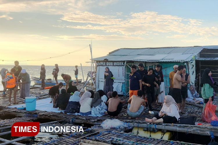 keramba-apung-raas-wisata-bahari-pilihan-saat-libur-lebaran-tiba-–-times-banyuwangi