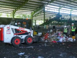 Kiriman Sampah ke TPST Balak Banyuwangi Meningkat Pasca Lebaran