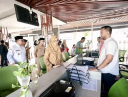 Sidak Pasar Rogojampi, Bupati Banyuwangi Ipuk Komentari Kebersihan Kantor dan Keramahan Petugas
