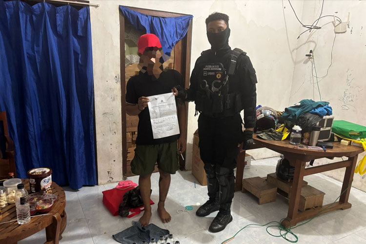 respon-cepat-polresta-banyuwangi-amankan-ratusan-botol-arak-usai-dapat-aduan-–-times-banyuwangi