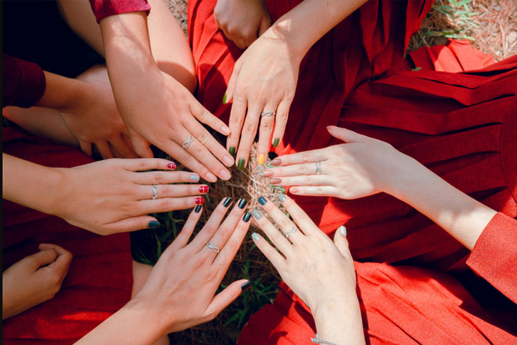 ini-dia-tips-memilih-warna-kuku-yang-sesuai-warna-kulit-–-times-banyuwangi