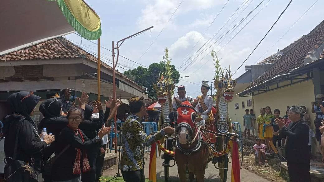tradisi-puter-kayun,-ritual-adat-masyarakat-boyolangu-kenang-leluhur