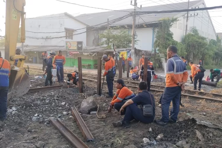 truk-terobos-rel,-asisten-masinis-tewas,-kai-buka-suara-soal-insiden-maut-cl-jenggala