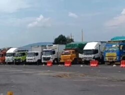 Ribuan Truk Logistik Serbu Pelabuhan Ketapang Banyuwangi, Ada Apa?