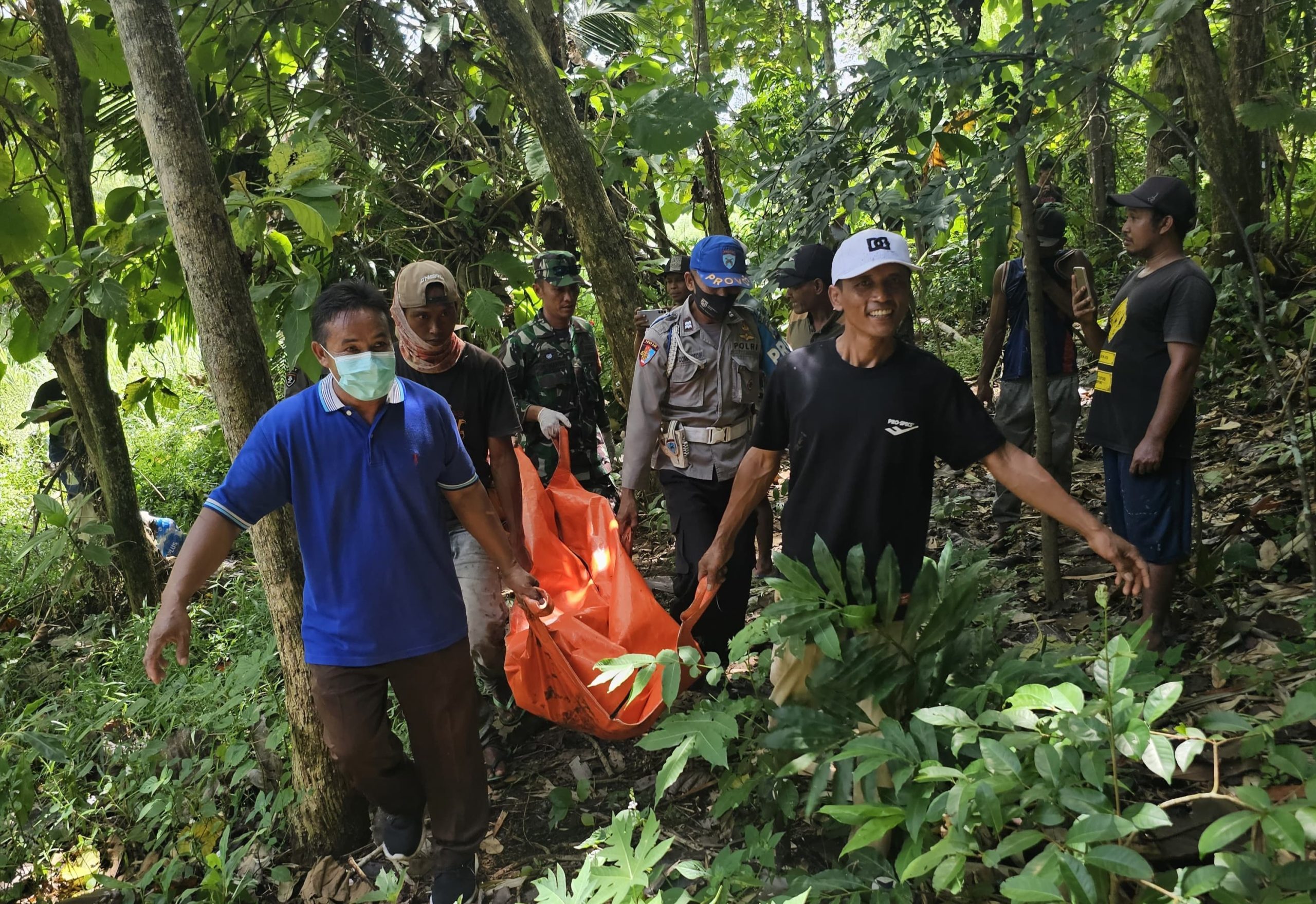 warga-bangorejo-digempatkan-dengen-penemuan-jasad-wanita-mengapung-di-sungai