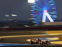 Latihan Bebas Bahrain Memanas: McLaren di Puncak, Verstappen Mengeluh Mobil Liar