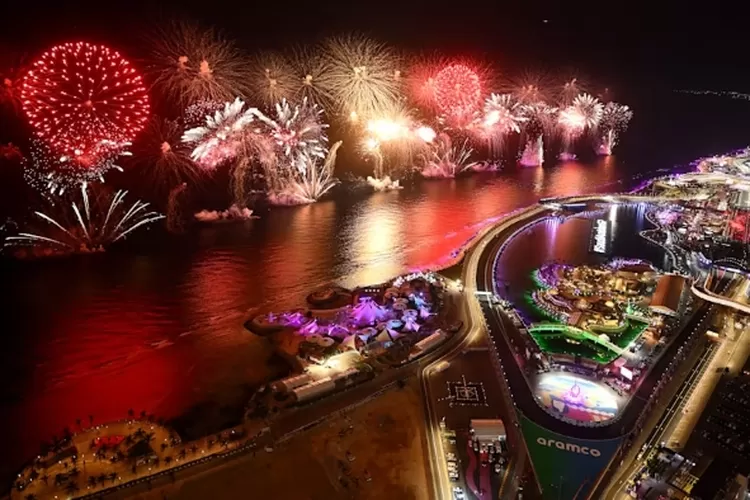 bersiap,-sirkuit-tersulit-f1-kembali-uji-nyali-para-pembalap-di-gp-arab-saudi-2025